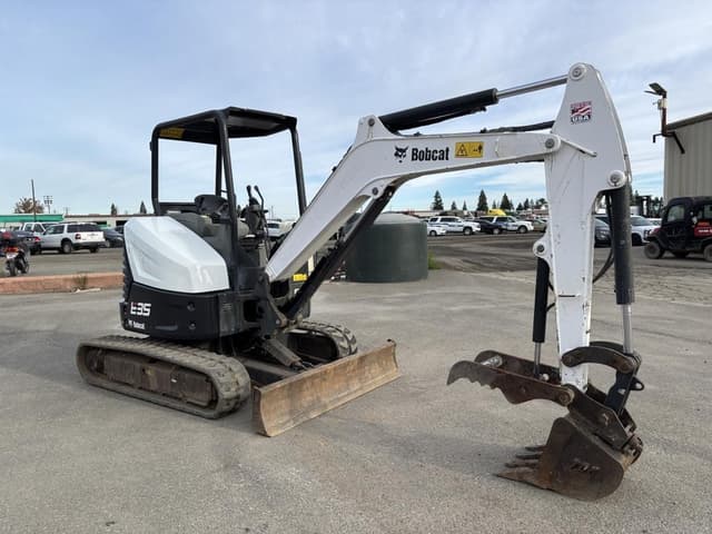 Image of Bobcat E35 equipment image 1