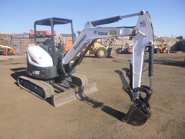 Image of Bobcat E35 equipment image 1