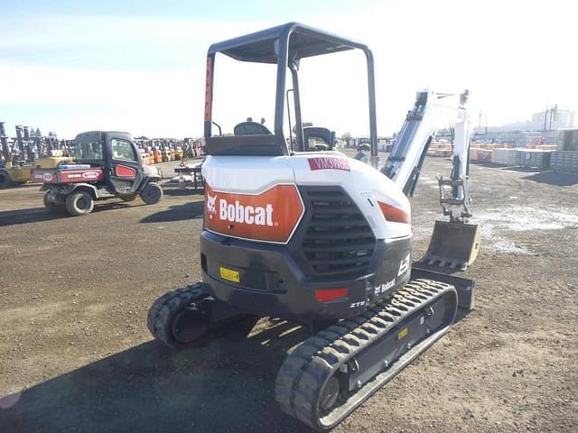 Image of Bobcat E35 equipment image 2