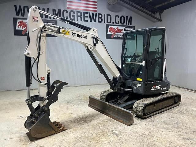 Image of Bobcat E35 equipment image 1
