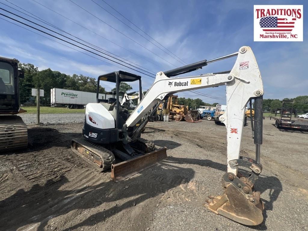 2021 Bobcat E35 Equipment Image0