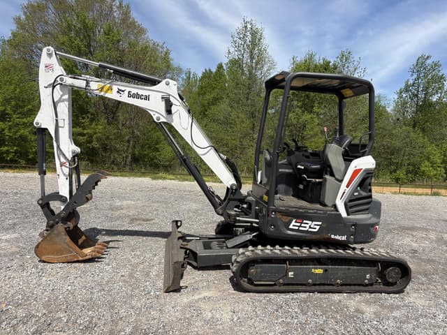 Image of Bobcat E35i equipment image 1