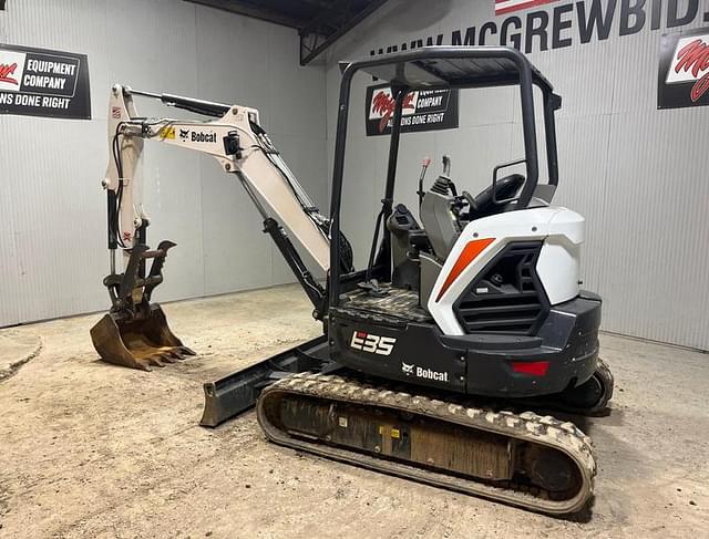Image of Bobcat E35i equipment image 2