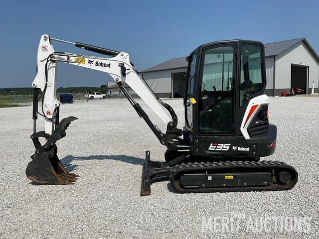 Image of Bobcat E35i equipment image 1
