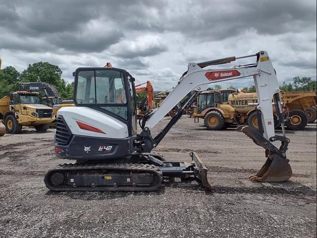Image of Bobcat E42 equipment image 2