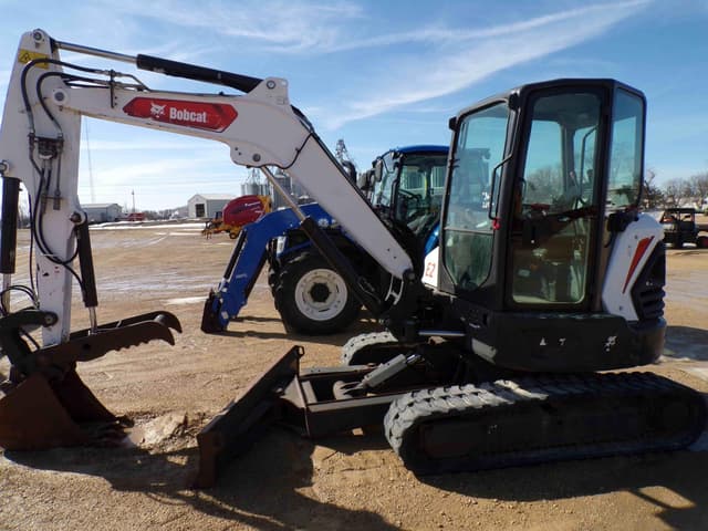 Image of Bobcat E42 equipment image 3