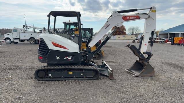 Image of Bobcat E42 equipment image 3