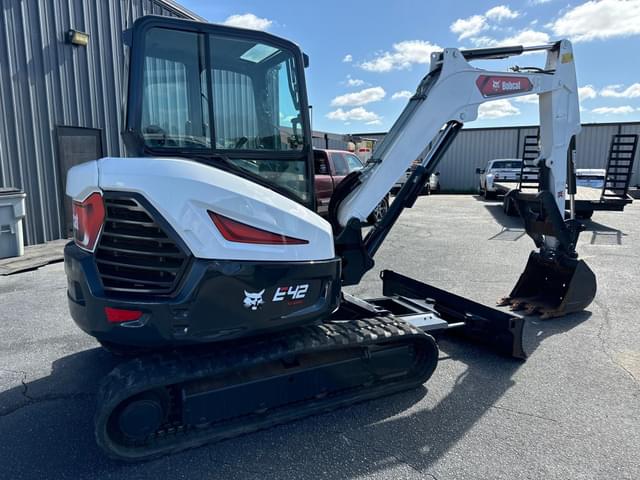 Image of Bobcat E42 equipment image 2