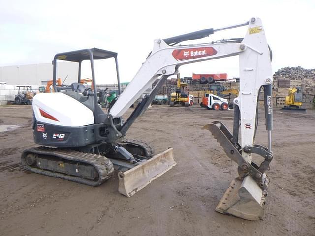 Image of Bobcat E42 equipment image 1