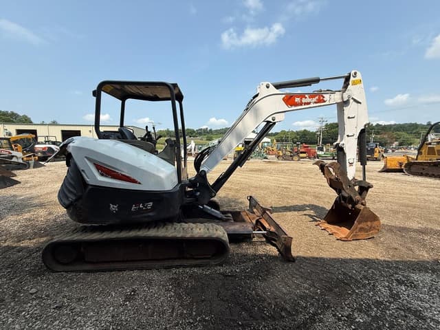 Image of Bobcat E42 equipment image 4