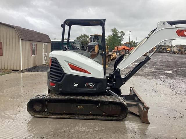 Image of Bobcat E50 equipment image 4