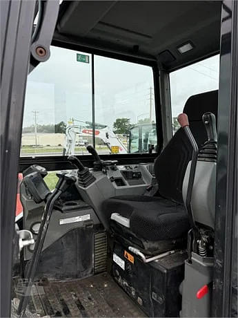 Image of Bobcat E60 equipment image 4