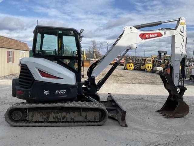 Image of Bobcat E60 equipment image 4