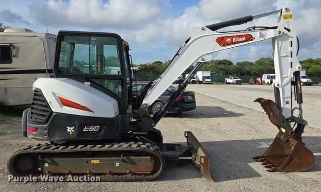 Image of Bobcat E60 equipment image 3