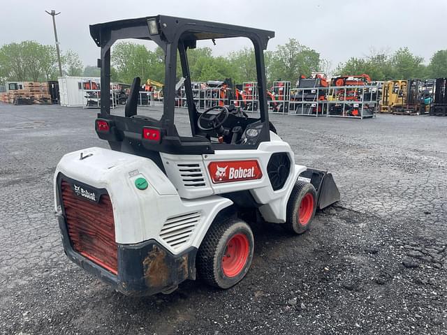 Image of Bobcat L28 equipment image 2