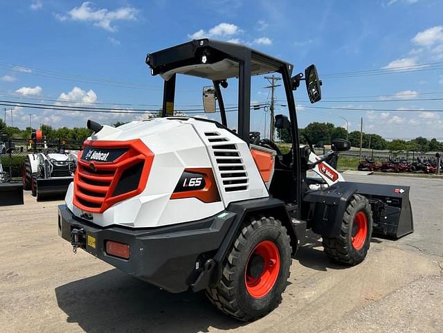 Image of Bobcat L65 equipment image 4