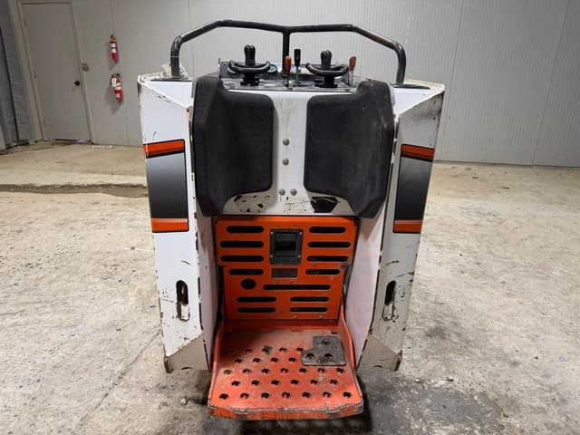 Image of Bobcat MT100 equipment image 3