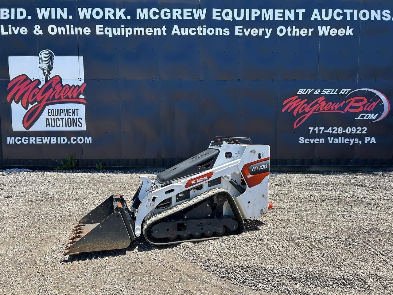 2021 Bobcat MT100 Equipment Image0