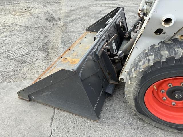 Image of Bobcat S590 equipment image 4