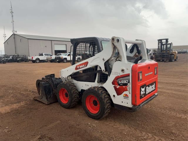 Image of Bobcat S590 equipment image 3