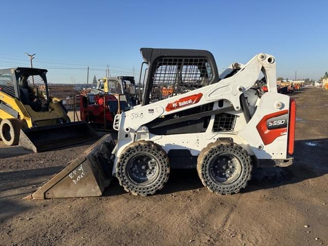 Image of Bobcat S590 equipment image 3