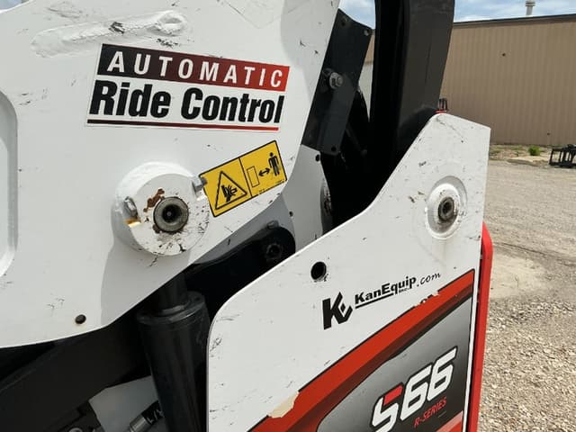 Image of Bobcat S66 equipment image 4
