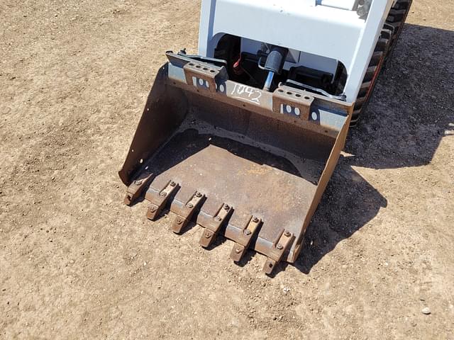 Image of Bobcat S70 equipment image 1