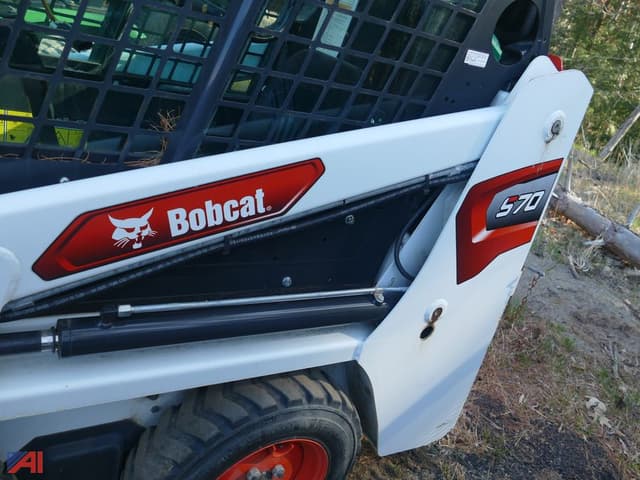 Image of Bobcat S70 equipment image 4