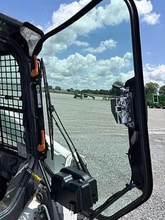 Image of Bobcat S740 equipment image 4
