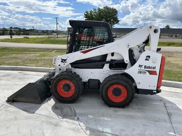 Main image Bobcat S740