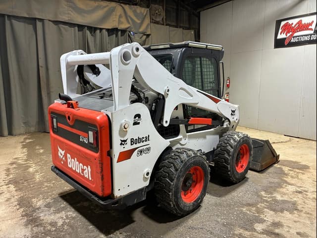 Image of Bobcat S740 equipment image 4