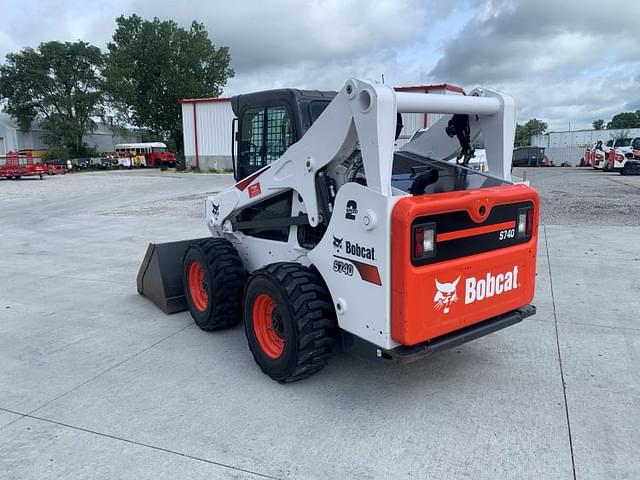 Image of Bobcat S740 equipment image 2