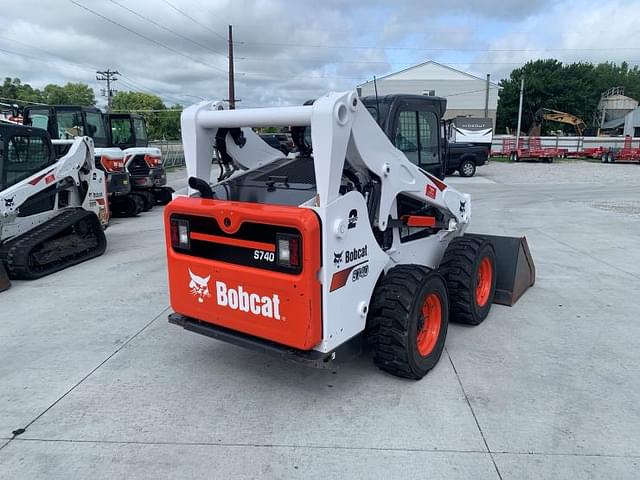Image of Bobcat S740 equipment image 3
