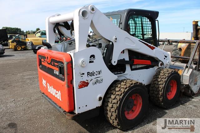 Image of Bobcat S740 equipment image 2