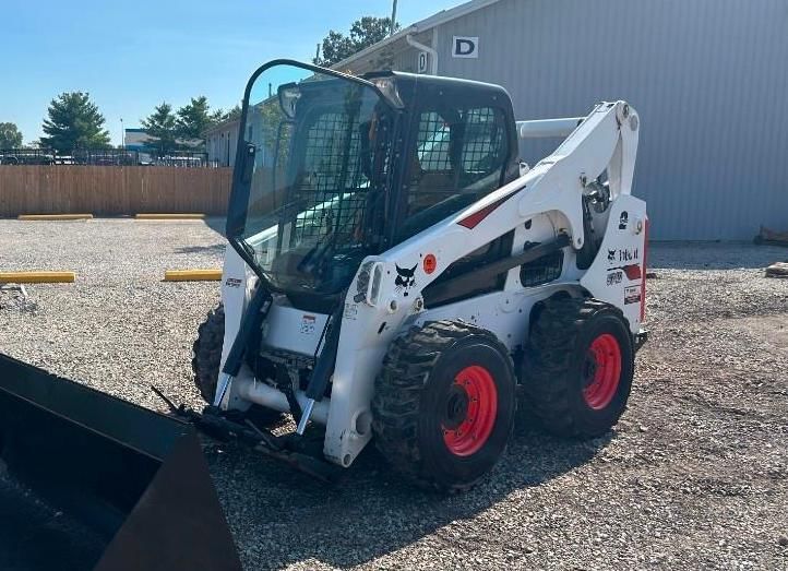 Main image Bobcat S740