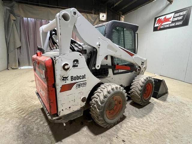 Image of Bobcat S740 equipment image 4