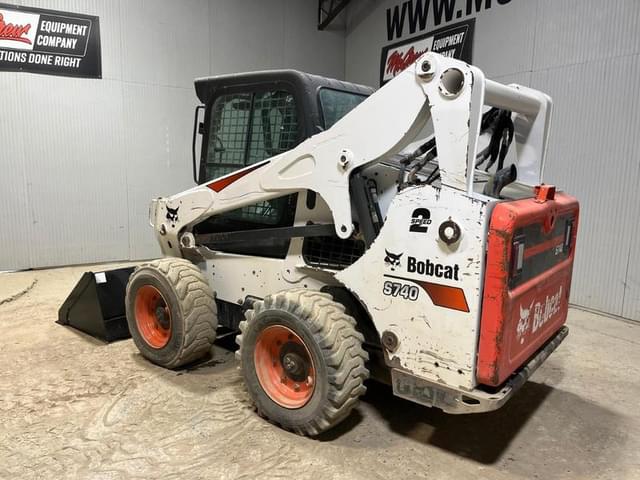 Image of Bobcat S740 equipment image 2