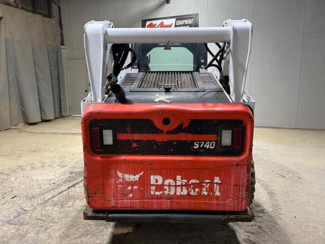 Image of Bobcat S740 equipment image 3