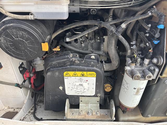 Image of Bobcat S76 equipment image 3