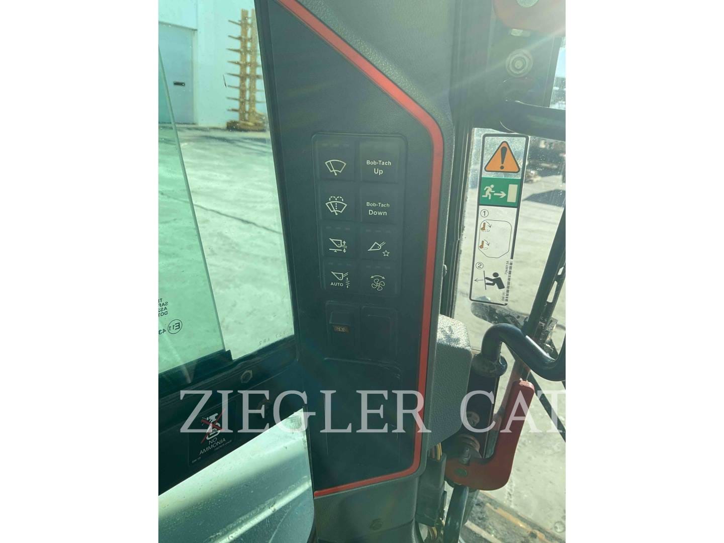 2021 Bobcat S76 Equipment Image0