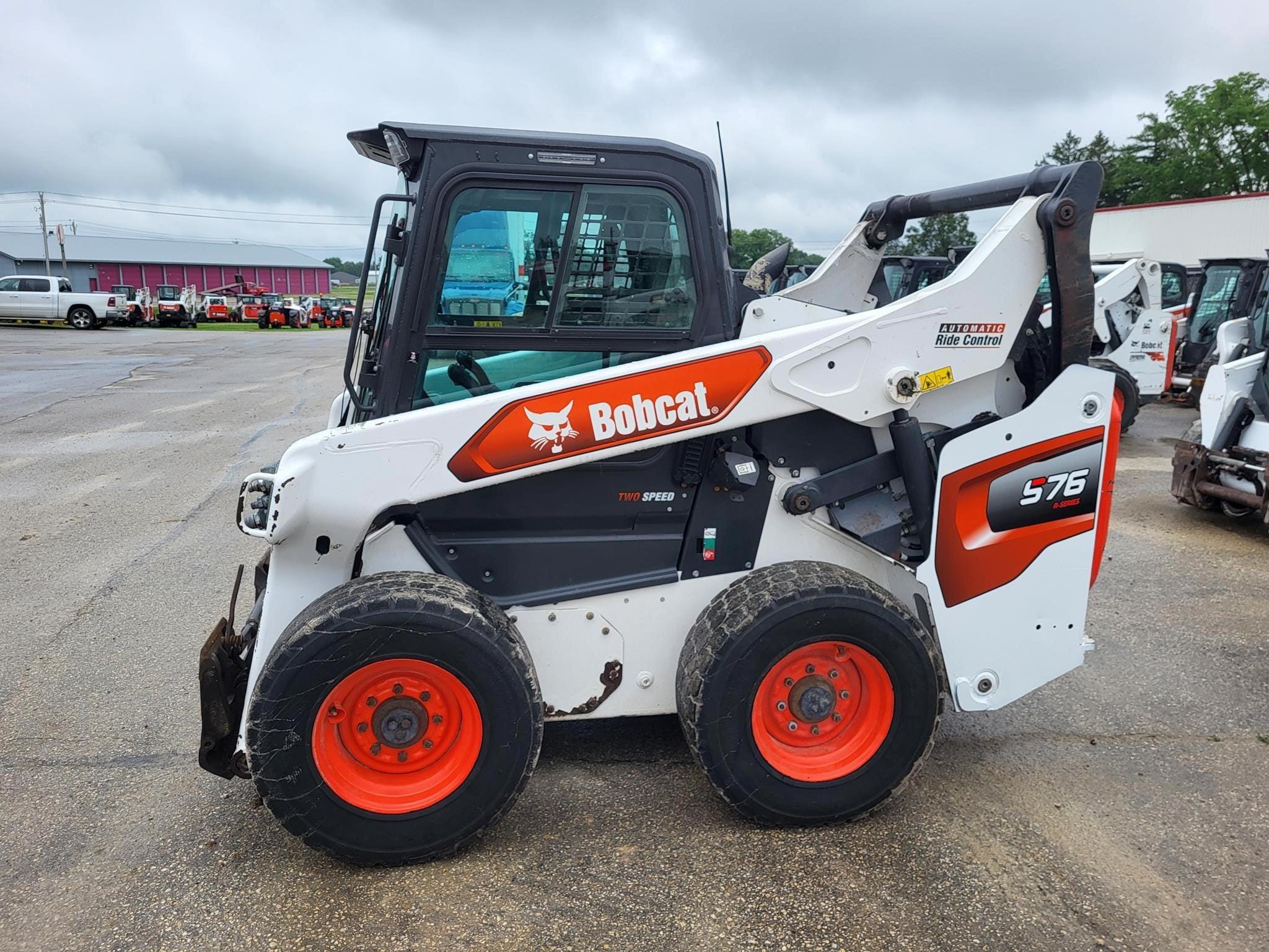 2021 Bobcat S76 Equipment Image0