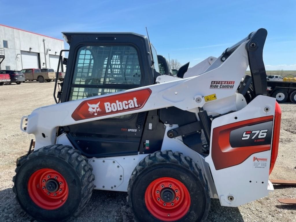 2021 Bobcat S76 Equipment Image0