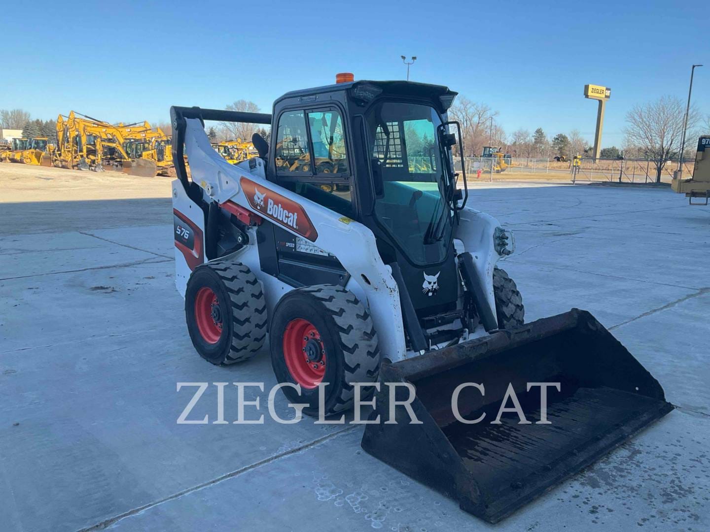 Main image Bobcat S76