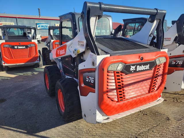 Image of Bobcat S76 equipment image 2