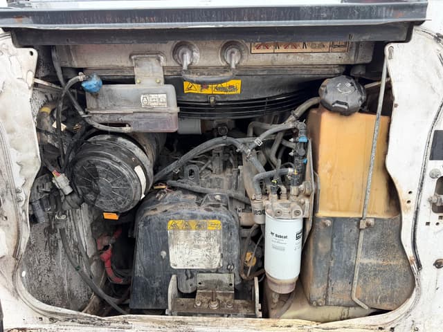 Image of Bobcat S76 equipment image 4