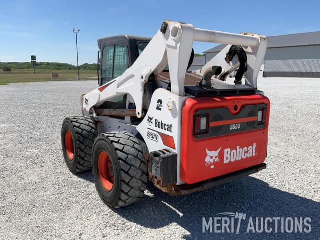 Image of Bobcat S850 equipment image 2