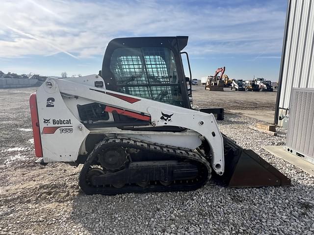 Image of Bobcat T450 equipment image 3