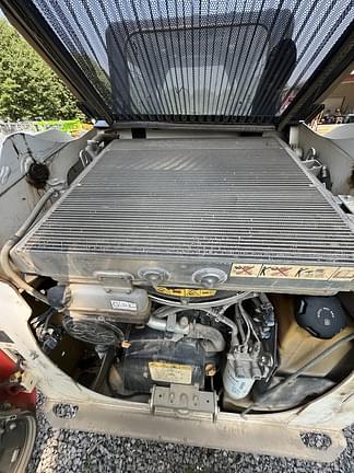 Image of Bobcat T62 equipment image 4