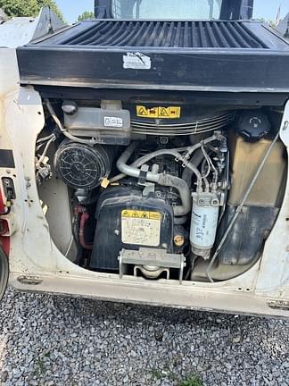 Image of Bobcat T62 equipment image 3