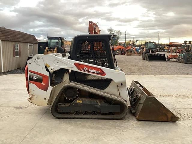 Image of Bobcat T62 equipment image 4